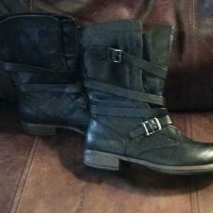 Great black moto boots